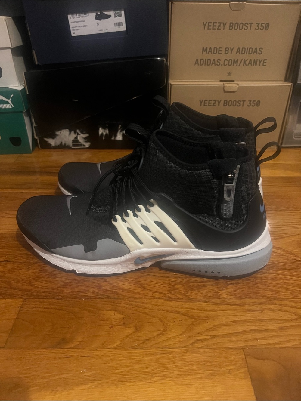 Nike Men’s Black, White and Cream Sock-Style Sneakers - Picture 3 of 9